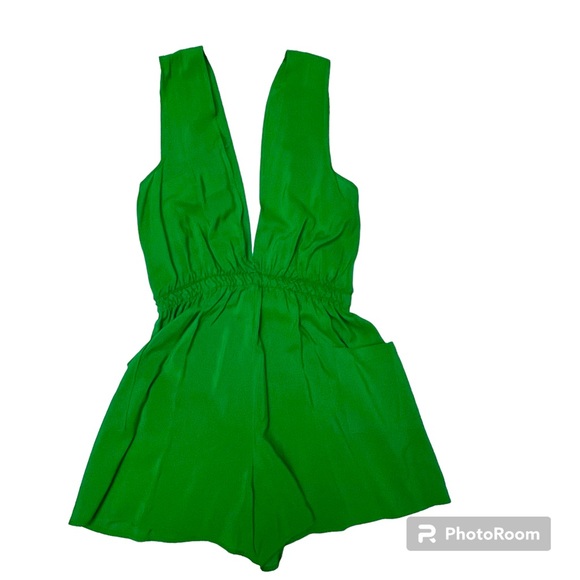 Women’s Ava + Esme Plunge Romper Jumpsuit with Pockets, Green, Size Small - Picture 4 of 7
